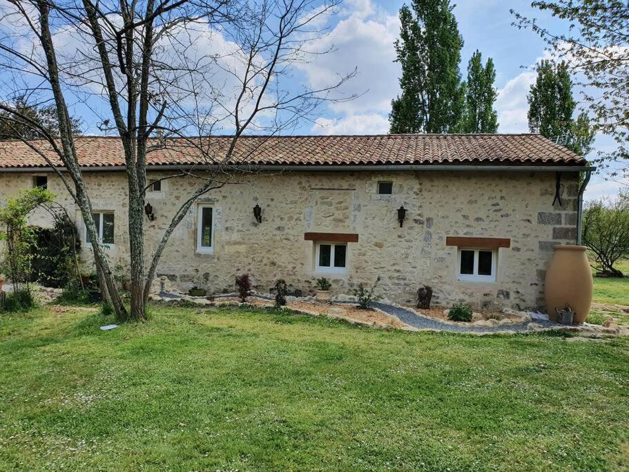 Cubnezais Gite Spacieux - 3 Chambres - Calme Et Charmant מראה חיצוני תמונה